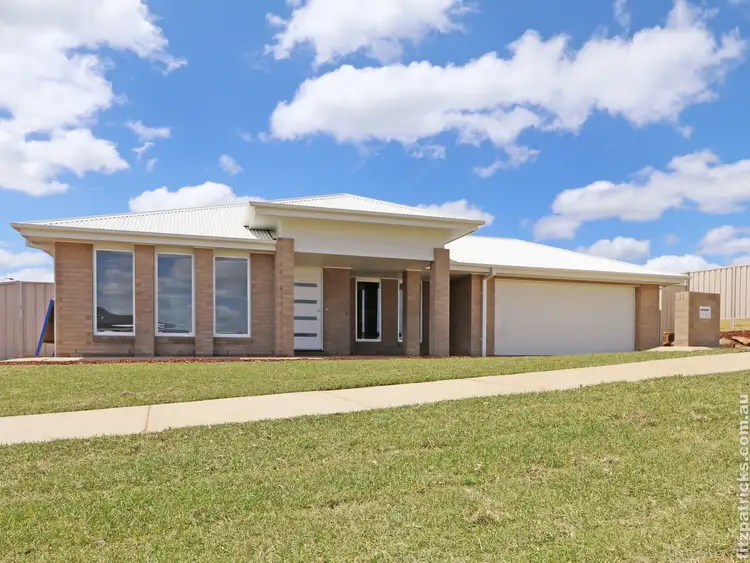 30 Muttama Parade, Gobbagombalin NSW 2650
