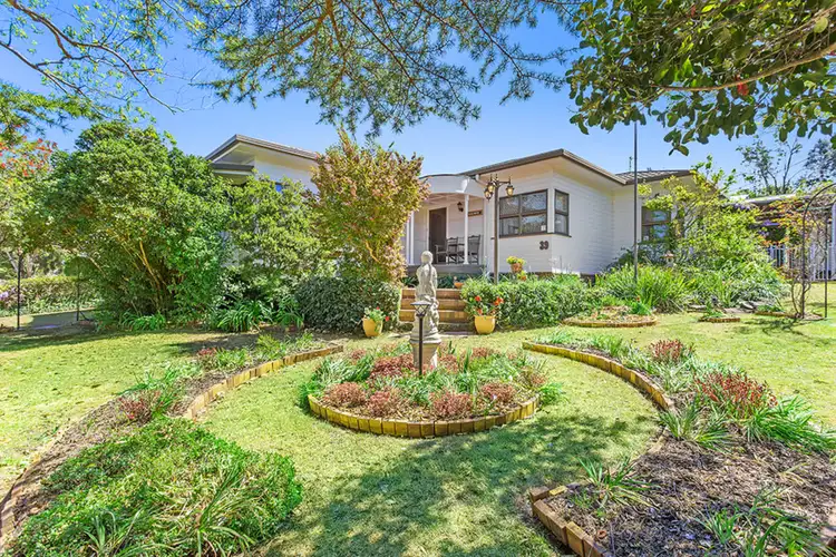 39 Alford Street, Mount Lofty QLD 4350