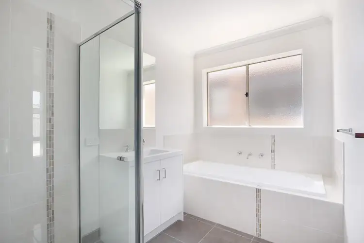 Fifth view of Homely unit listing, Unit 17 9 Shakespeare Court, Drouin VIC 3818