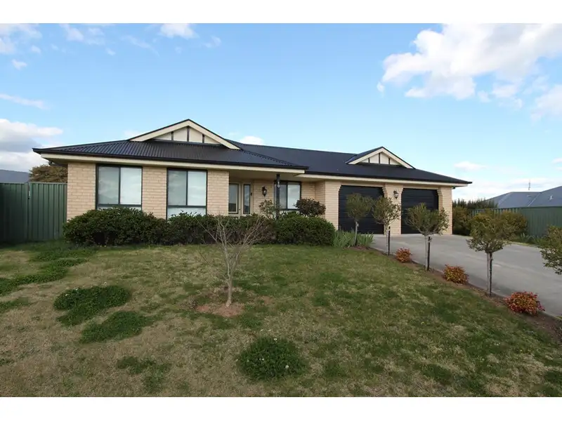 Main view of Homely house listing, 10 Palmer Way, Kelso NSW 2795