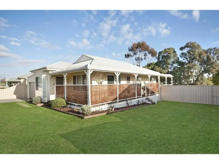 12 Uren Court, Hamilton VIC 3300