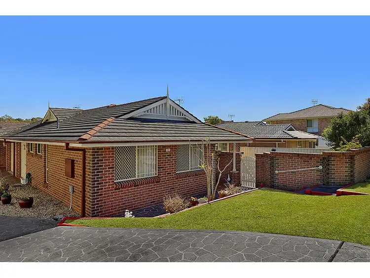 1/2 Castlereagh Crescent, Bateau Bay NSW 2261