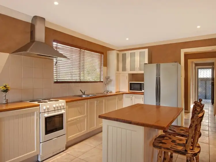 Second view of Homely house listing, 42 Agatha Avenue, Lake Munmorah NSW 2259