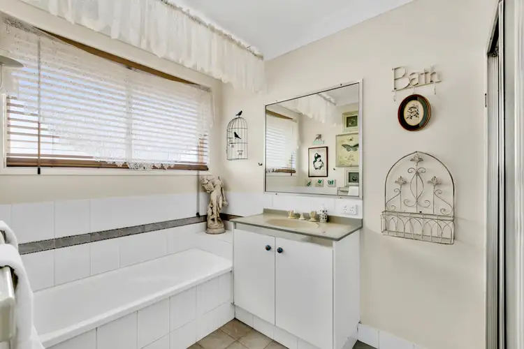 Sixth view of Homely house listing, 10 Convery Crescent, Highland Park QLD 4211