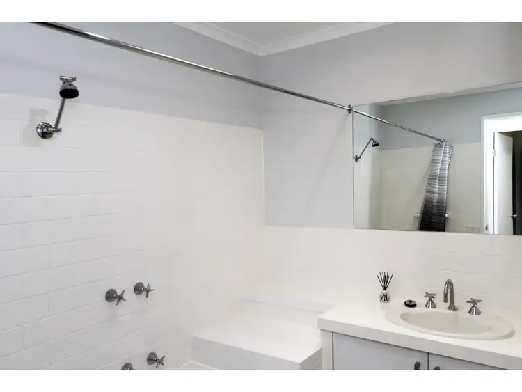 Fifth view of Homely unit listing, 2/68 Market Street, Sale VIC 3850
