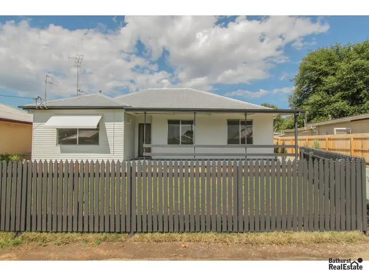 16 Cross Street, Bathurst NSW 2795