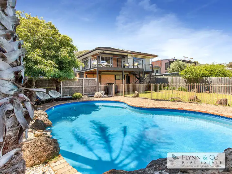 2 Crest Drive, Rosebud VIC 3939