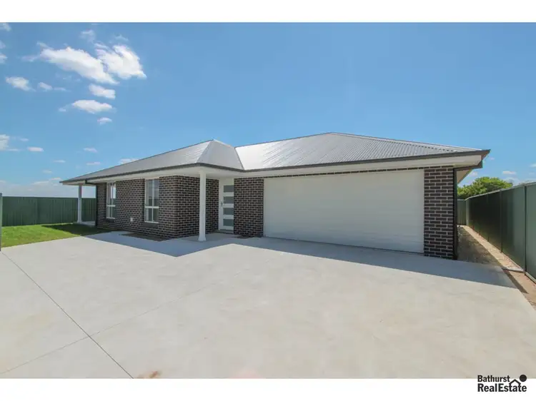4A Poate Street, Bathurst NSW 2795