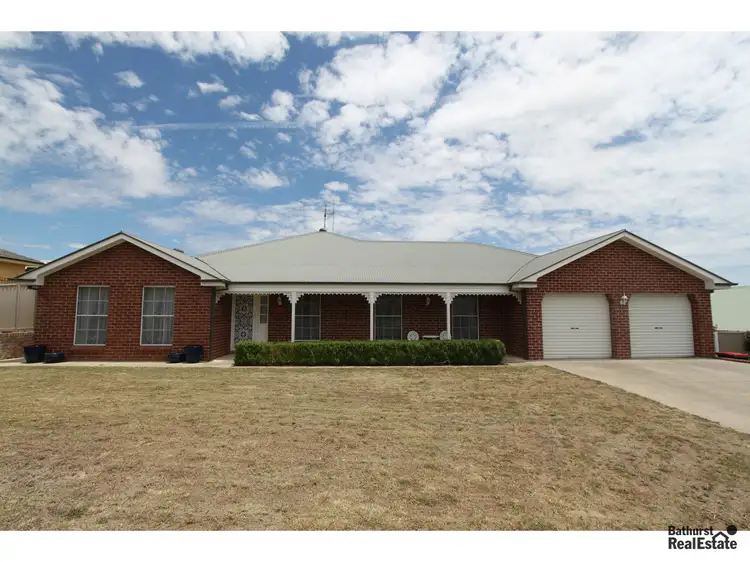 19 Endurance Court, Bathurst NSW 2795