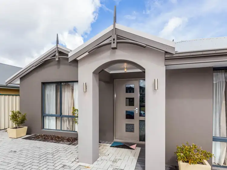 16 Reeves Entrance, Success WA 6164