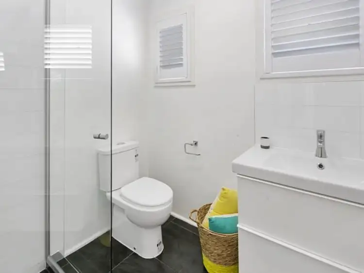 Fifth view of Homely unit listing, 4/12 Ware Street, Annerley QLD 4103