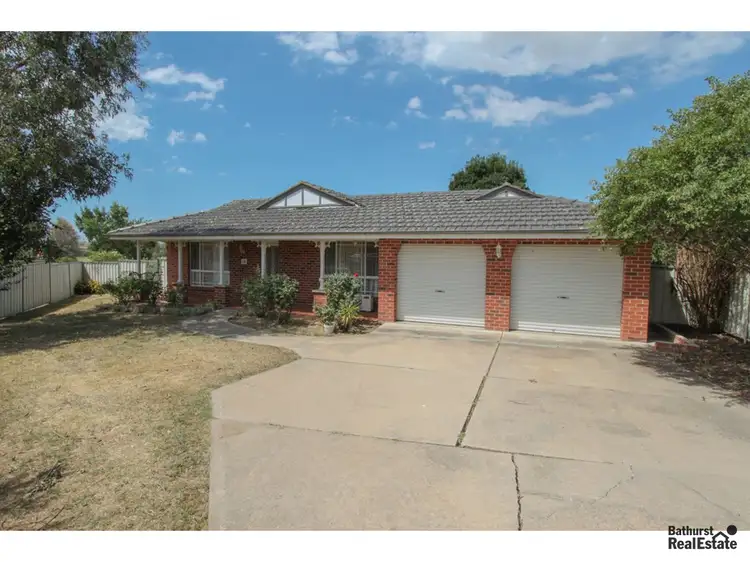 18 Hicks Close, Bathurst NSW 2795