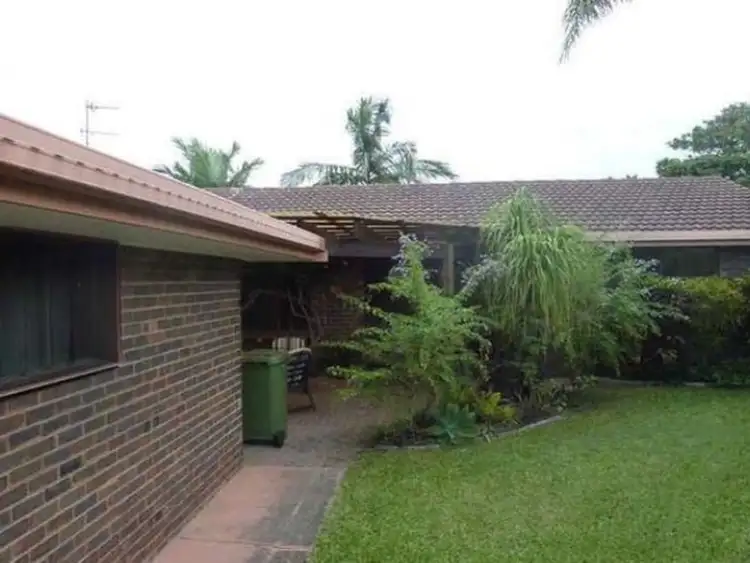 2/16 ROYAL PALM Court, Southport QLD 4215