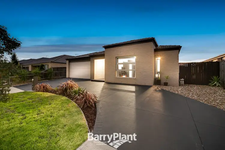 10 Lisa Avenue, Pakenham VIC 3810