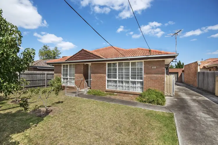 133 Kings Road, St Albans VIC 3021