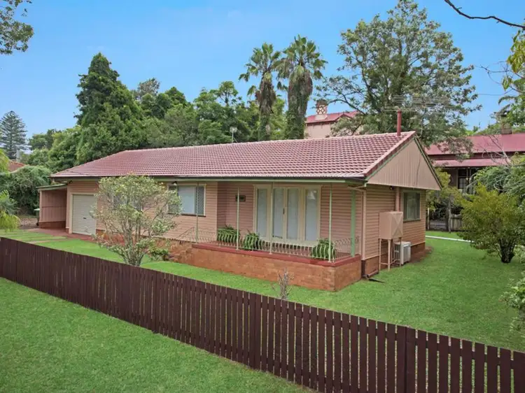 17 Newmarket Street, Newtown QLD 4350