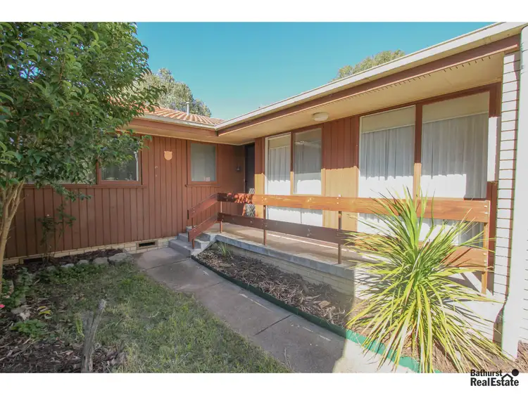 12 Ross Place, Bathurst NSW 2795