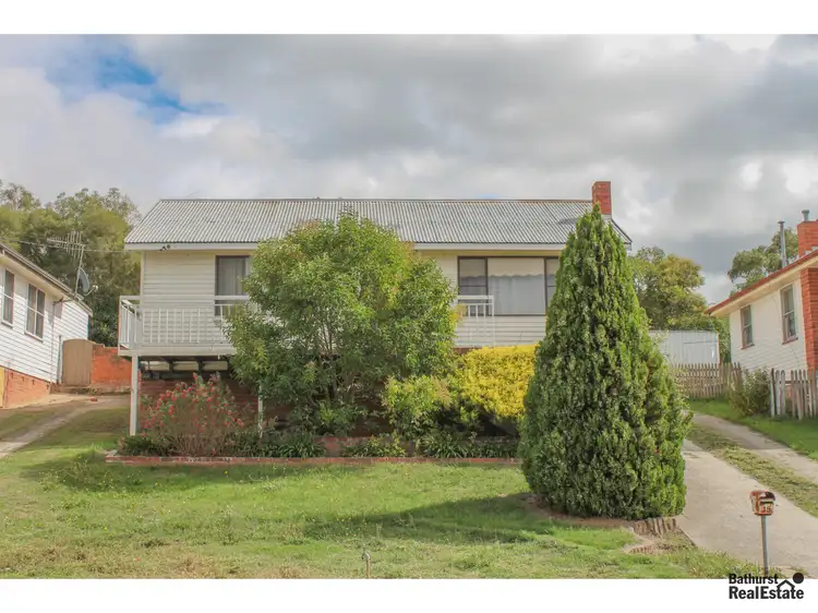 15 Beddie Street, Bathurst NSW 2795