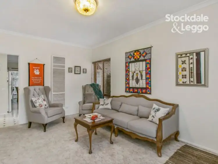 Fifth view of Homely house listing, 2 Regent Close, Berwick VIC 3806