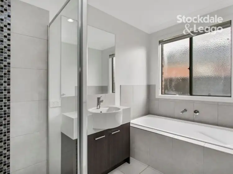Fifth view of Homely house listing, 11 Rahni Close, Narre Warren VIC 3805