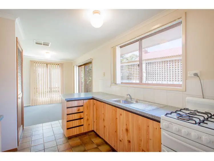 Fifth view of Homely unit listing, 1/953 Pemberton Street, West Albury NSW 2640