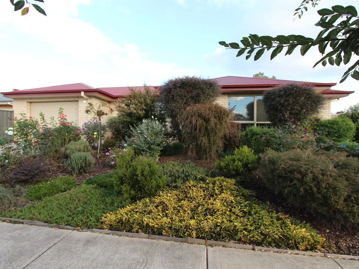 Main view of Homely house listing, 1/52 Cambridge Drive, Mansfield VIC 3722