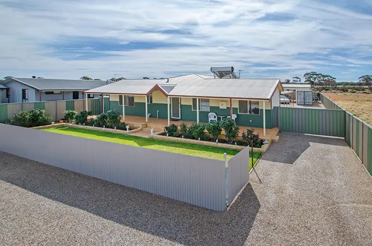 102 King Street, Coolgardie WA 6429