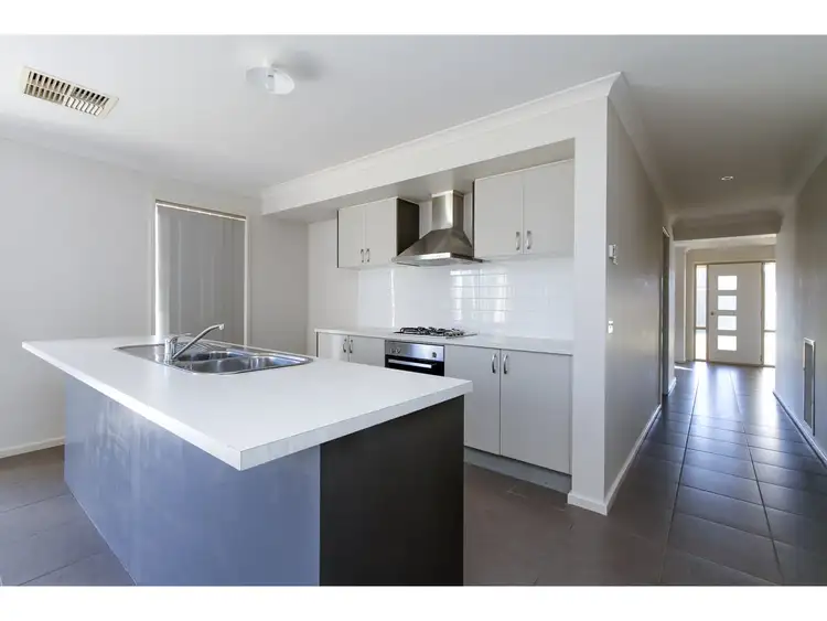Fifth view of Homely house listing, 10 Speechley Court, Sale VIC 3850