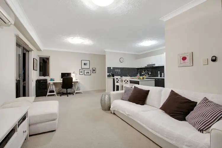 Seventh view of Homely apartment listing, 4/19 Thorn Street, Kangaroo Point QLD 4169
