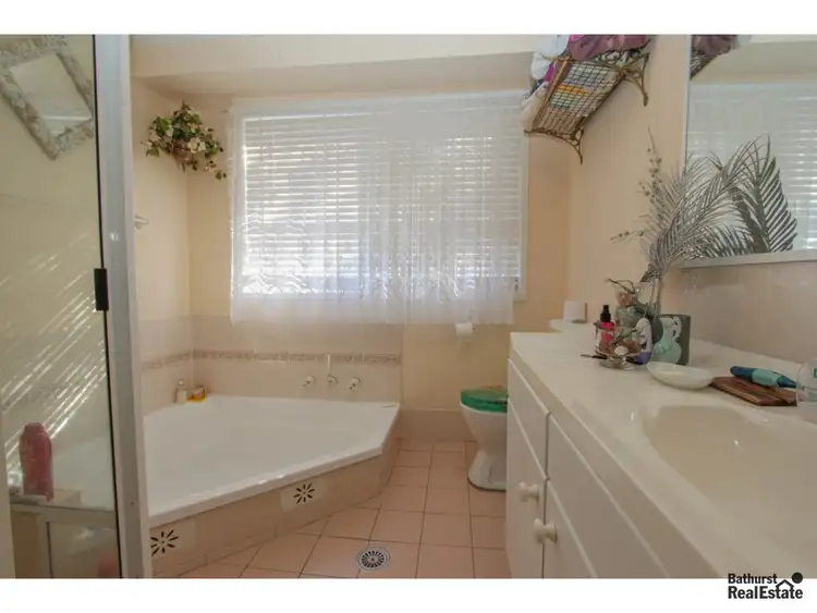 Fourth view of Homely house listing, 18 Pryce Parade, Bathurst NSW 2795