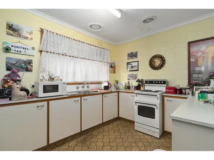 Second view of Homely unit listing, 2/4 Cricklewood Avenue, Frankston VIC 3199