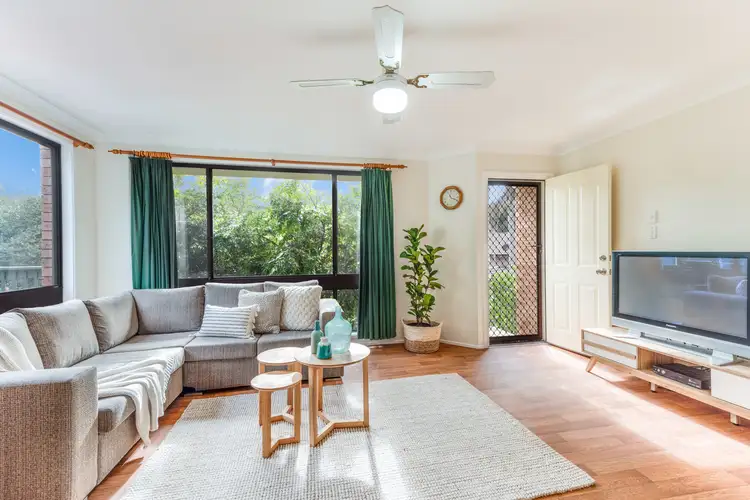 6 Hakea Close, Wyoming NSW 2250