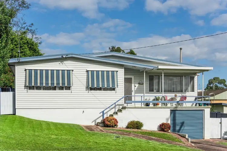 2 Robert Street, Wyoming NSW 2250
