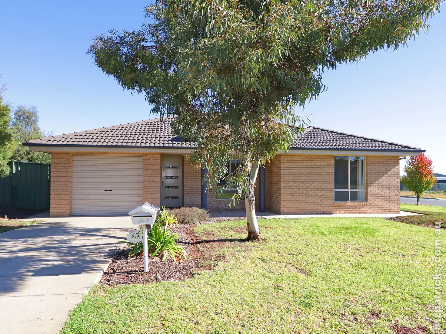 Main view of Homely unit listing, 2/5 Quandong Place, Forest Hill NSW 2651