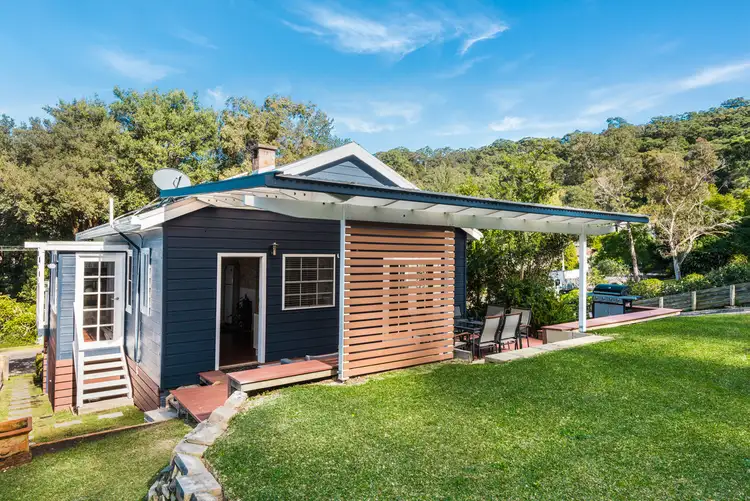 17 Scott Street, Point Clare NSW 2250