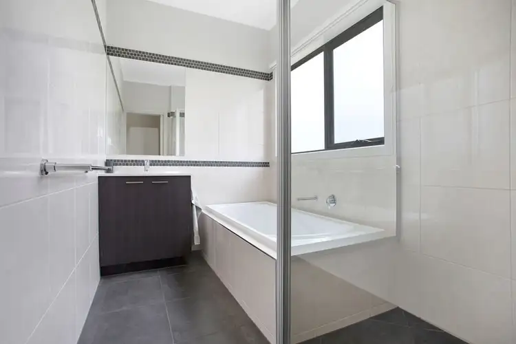 Fourth view of Homely house listing, 10 Callaway Court, Peterborough VIC 3270
