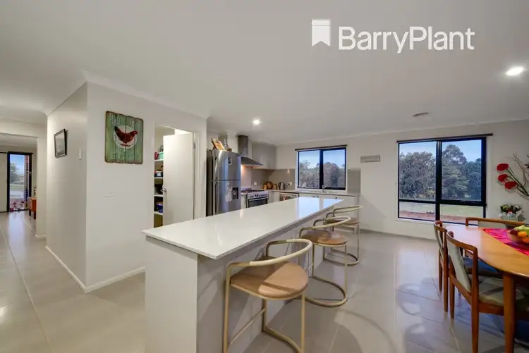 Sixth view of Homely house listing, 2 South Fork Court, Drouin VIC 3818