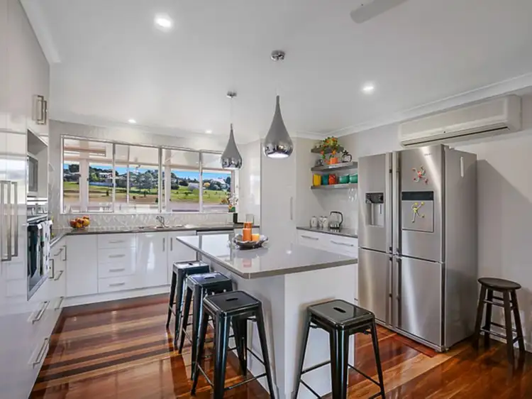 15 Teesdale Avenue, Newtown QLD 4350