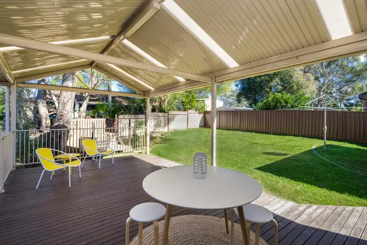 18 Holcombe Avenue, Narara NSW 2250