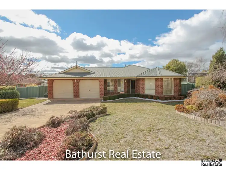 29 Hughes Street, Kelso NSW 2795