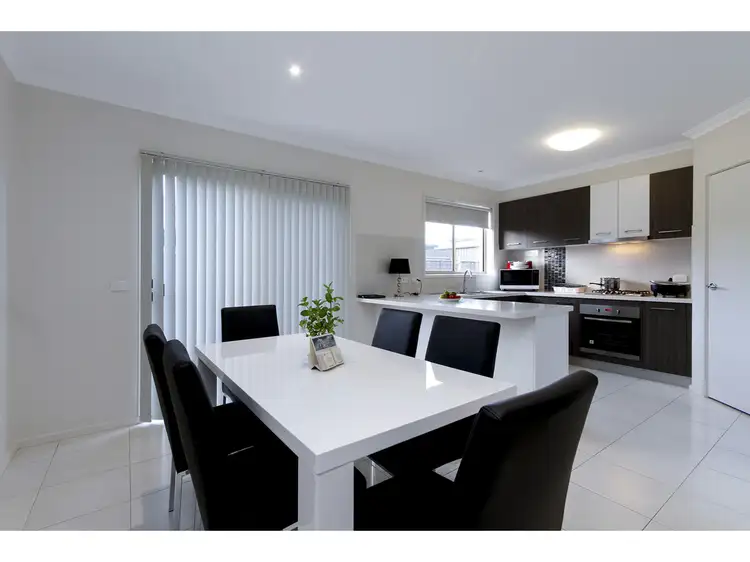 Second view of Homely townhouse listing, 2/400 York Street, Sale VIC 3850