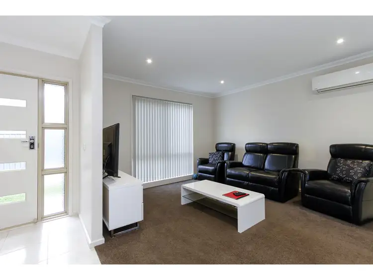 Third view of Homely townhouse listing, 2/400 York Street, Sale VIC 3850