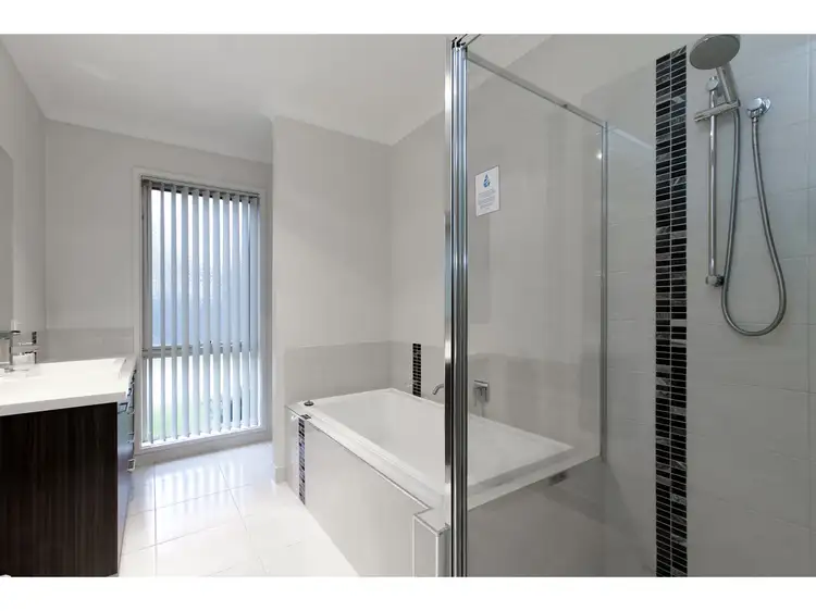 Fourth view of Homely townhouse listing, 2/400 York Street, Sale VIC 3850