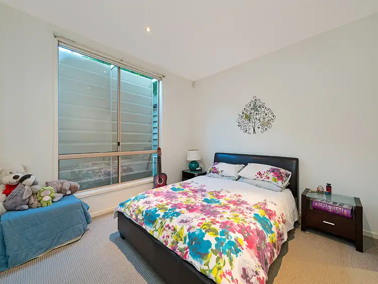 Third view of Homely apartment listing, 1/76 Durham Street, St Lucia QLD 4067