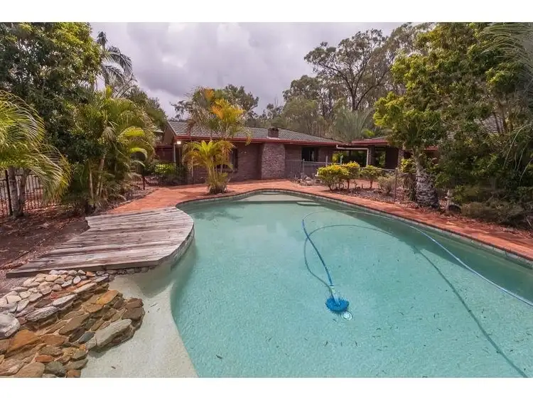 63002 Bruce Highway, Etna Creek QLD 4702