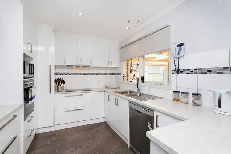 Fifth view of Homely house listing, 4 Acuba Close, St Albans VIC 3021