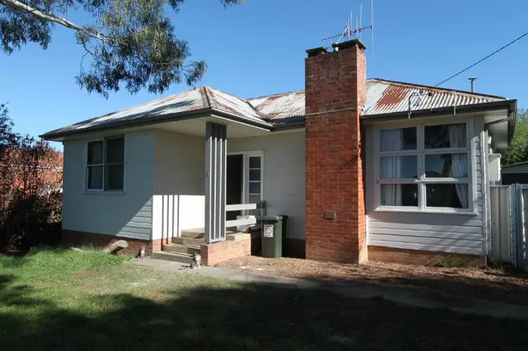 3 Pioneer Street, Bathurst NSW 2795