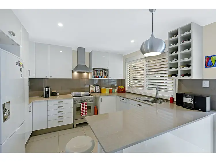 22 Sunshine Drive, Point Clare NSW 2250