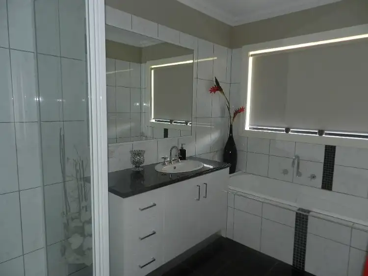 Sixth view of Homely house listing, 4 Beeac Court, Kialla VIC 3631