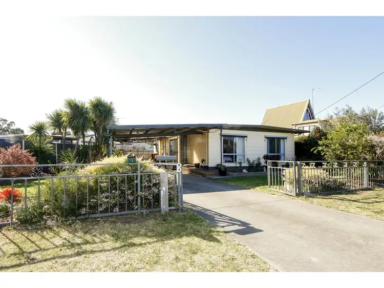 8 Wellsford Street, Stratford VIC 3862